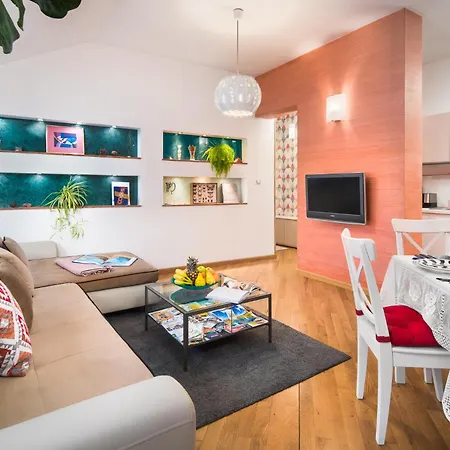 Alexandra's Center I