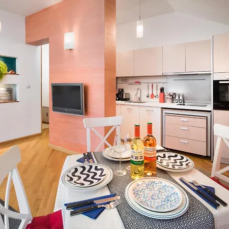 Alexandra's Center I