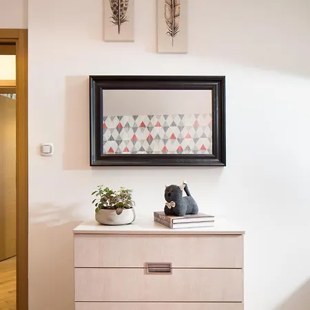 Alexandra's Center I *